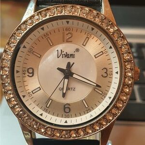 🦋10/$20🦋 Vivani Silver/White Rhinestone Leather Women's Watch